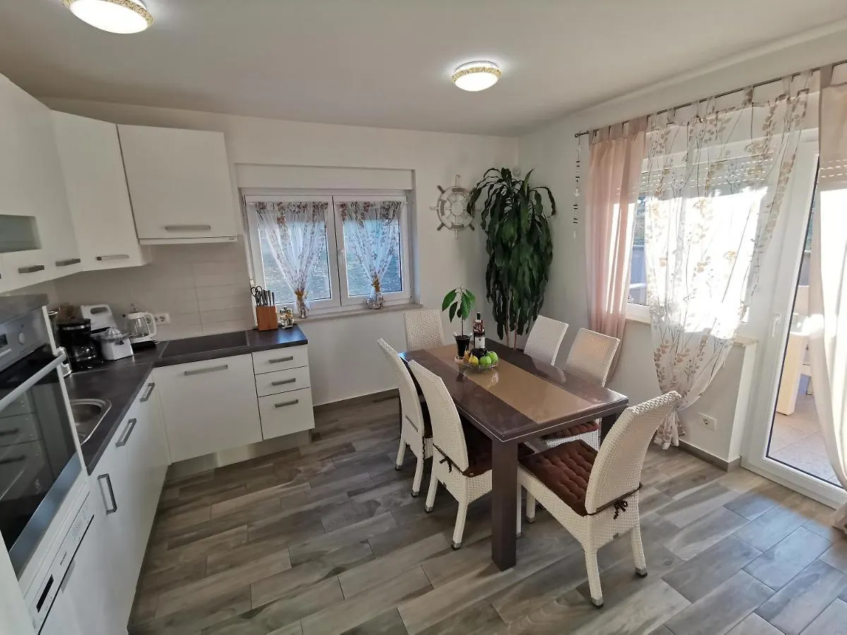 Casa Matea - 90 M From The Sea, New Private Swimming Pool Apartment Pula
