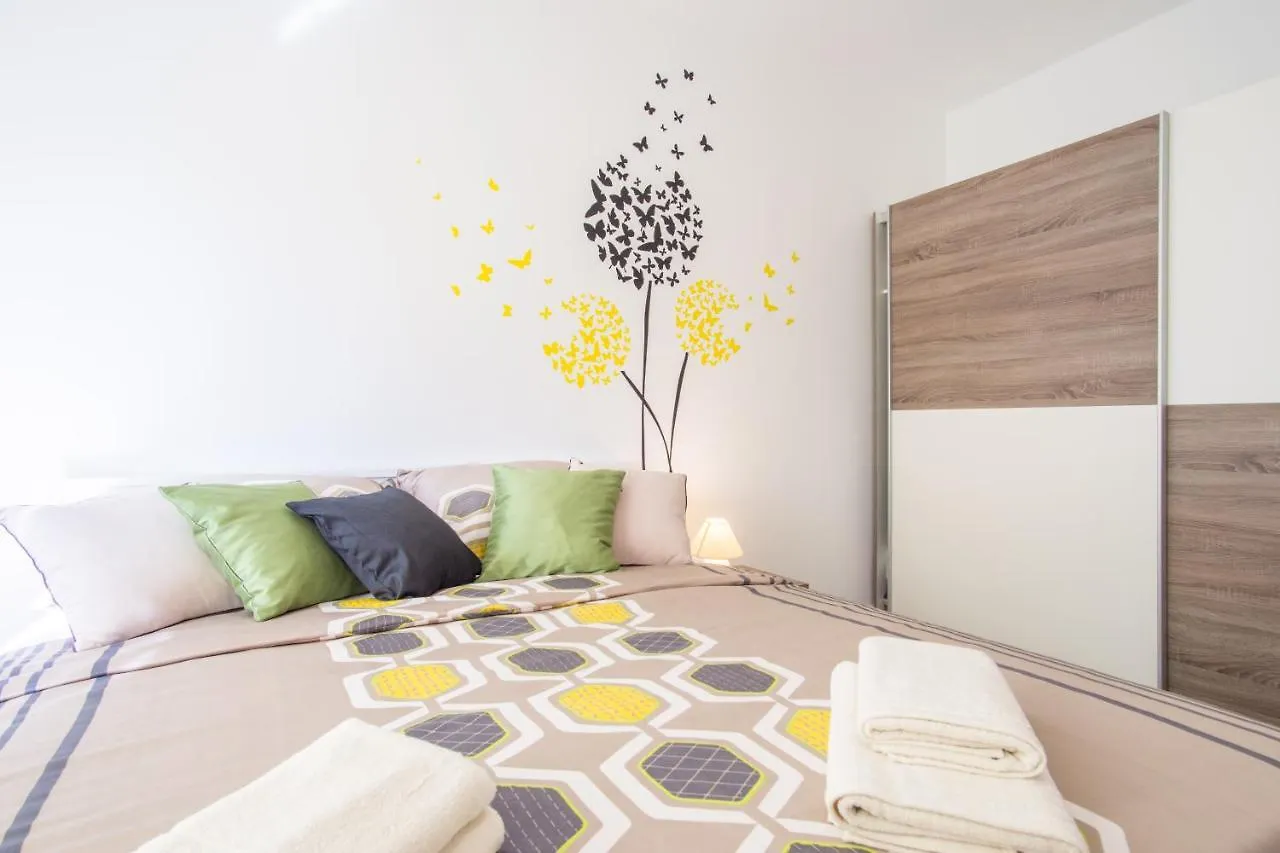 Casa Matea - 90 M From The Sea, New Private Swimming Pool Apartment Pula