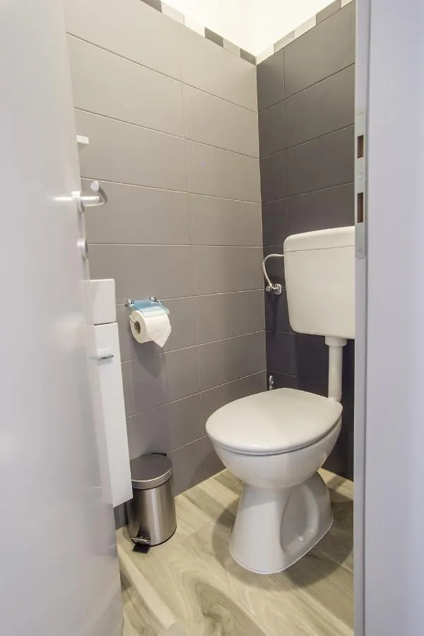 Casa Matea - 90 M From The Sea, New Private Swimming Pool Apartment Pula