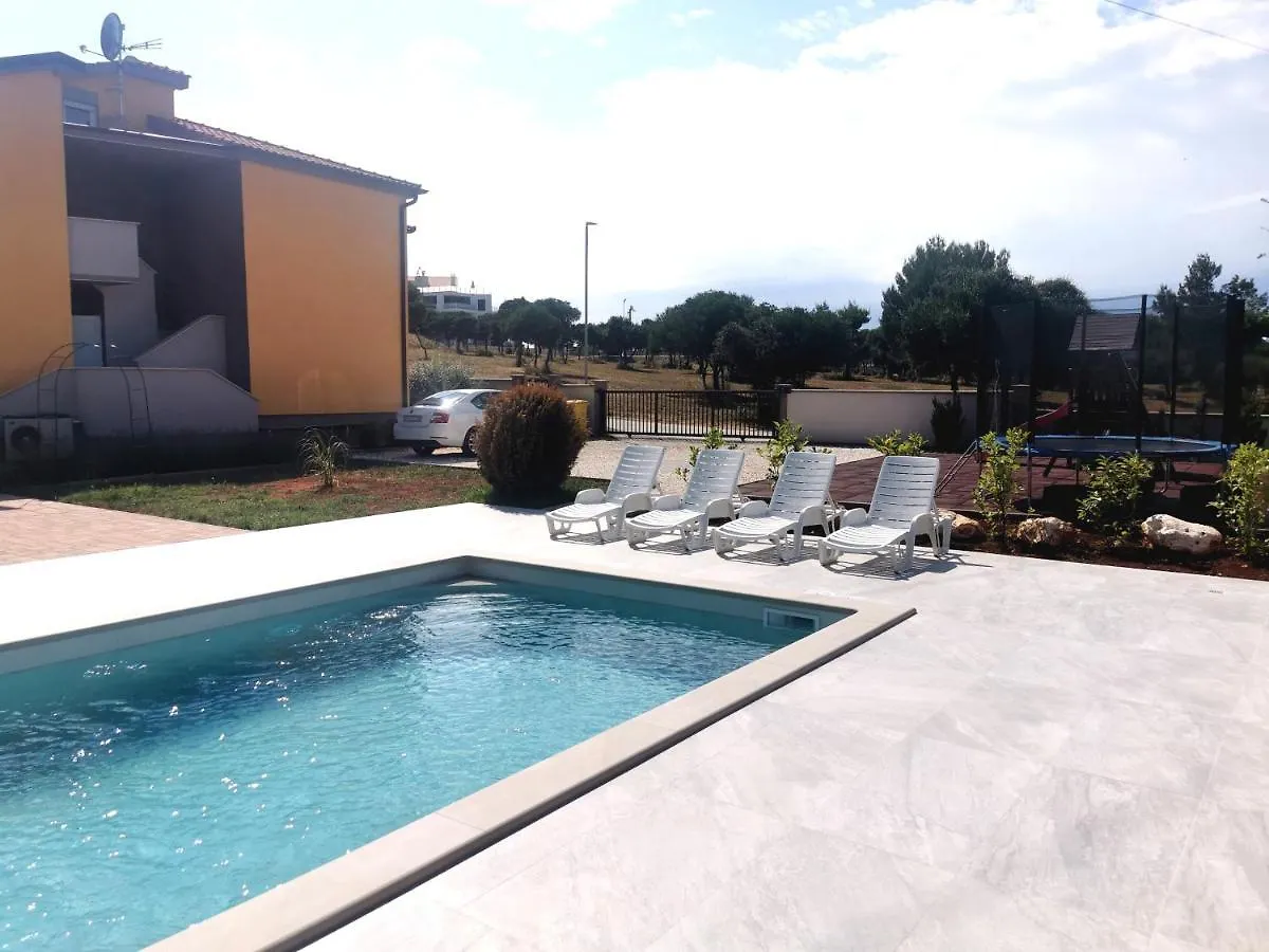 Casa Matea - 90 M From The Sea, New Private Swimming Pool Apartment Pula